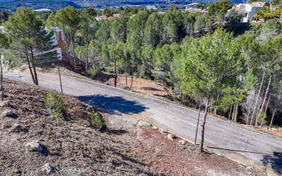 Участок в урбанизации в Алтеа-ла-Велья.