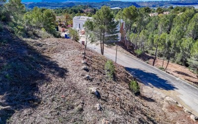 Участок в урбанизации в Алтеа-ла-Велья.