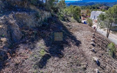 Участок в урбанизации в Алтеа-ла-Велья.