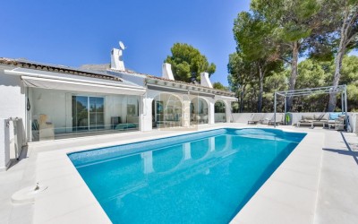 Красивая и уютная одноэтажная вилла