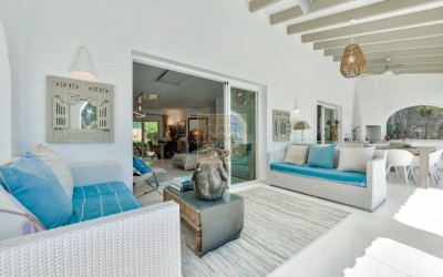 Красивая и уютная одноэтажная вилла