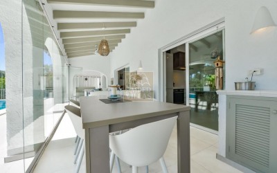 Красивая и уютная одноэтажная вилла