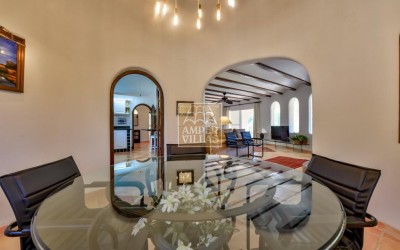 Прекрасная вилла в тихом зеленом районе.