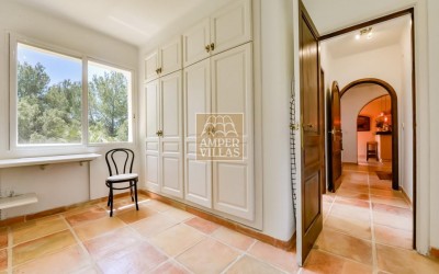 Прекрасная вилла в тихом зеленом районе.