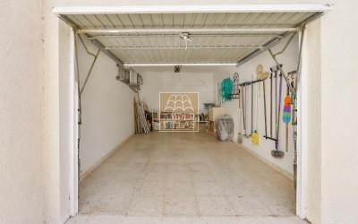 Прекрасная вилла в тихом зеленом районе.