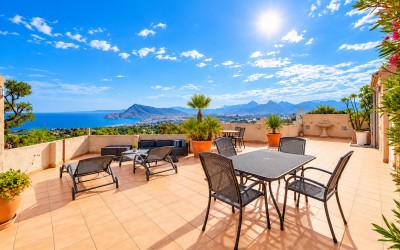 Дуплекс-пентхаус с панорамным видом на море в Altea La Vella
