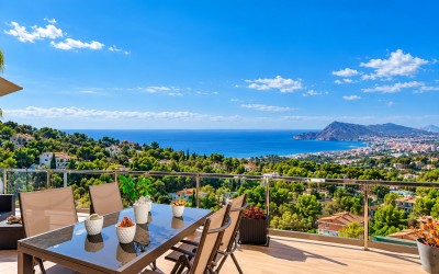 Дуплекс-пентхаус с панорамным видом на море в Altea La Vella