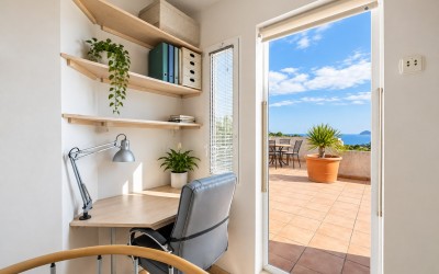 Дуплекс-пентхаус с панорамным видом на море в Altea La Vella