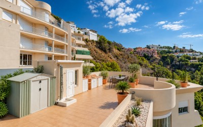 Дуплекс-пентхаус с панорамным видом на море в Altea La Vella