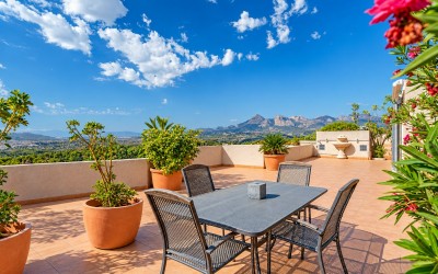 Дуплекс-пентхаус с панорамным видом на море в Altea La Vella