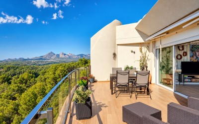 Дуплекс-пентхаус с панорамным видом на море в Altea La Vella