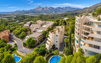 Дуплекс-пентхаус с панорамным видом на море в Altea La Vella